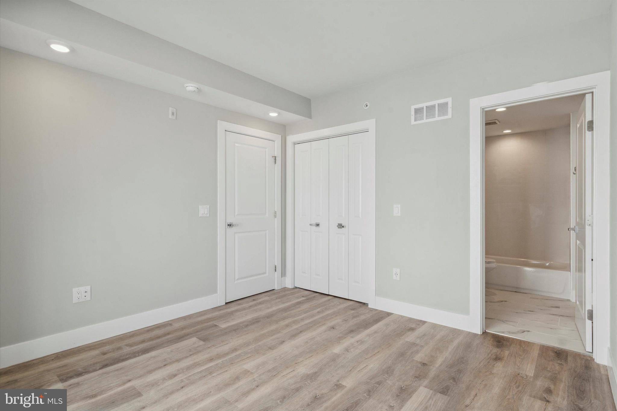 OLDE KENSINGTON - Residential Lease