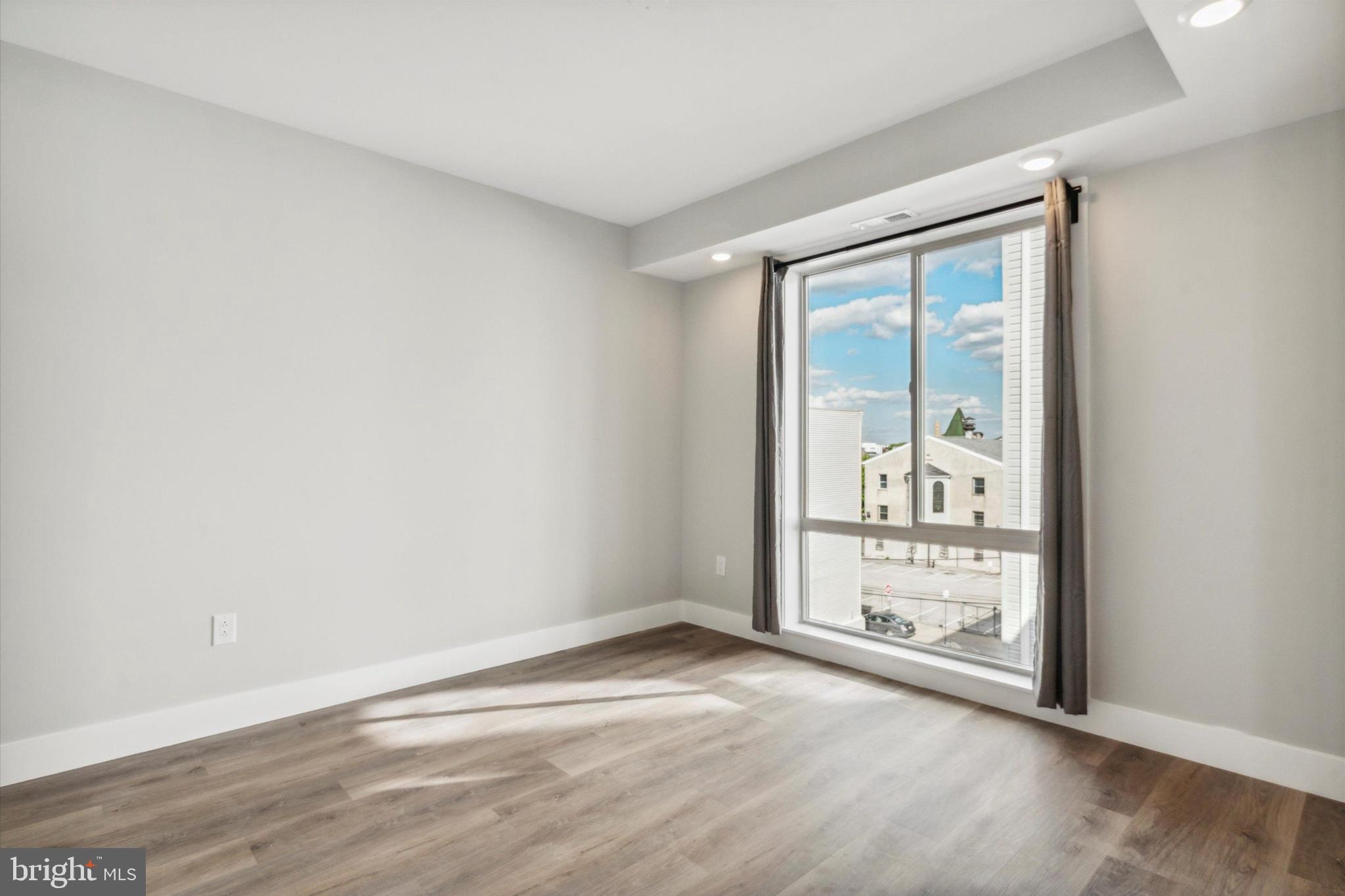 OLDE KENSINGTON - Residential Lease