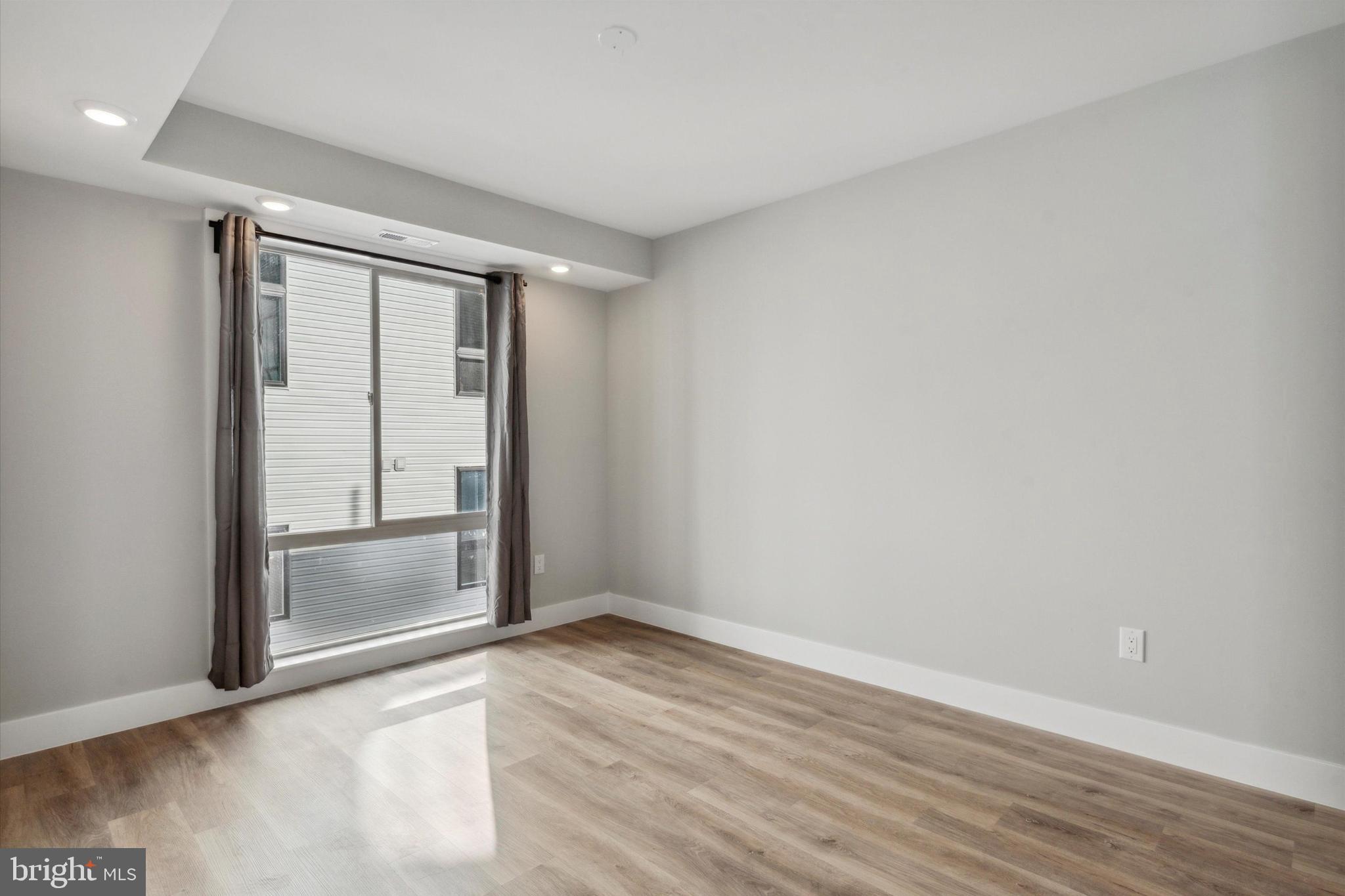 OLDE KENSINGTON - Residential Lease