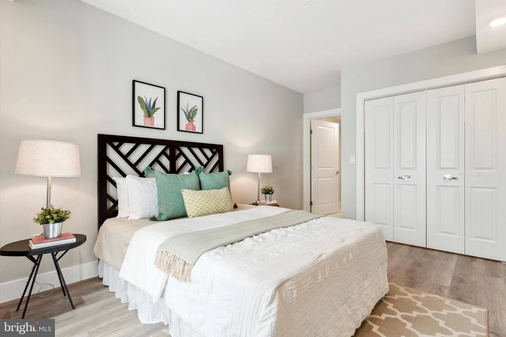 OLDE KENSINGTON - Residential Lease