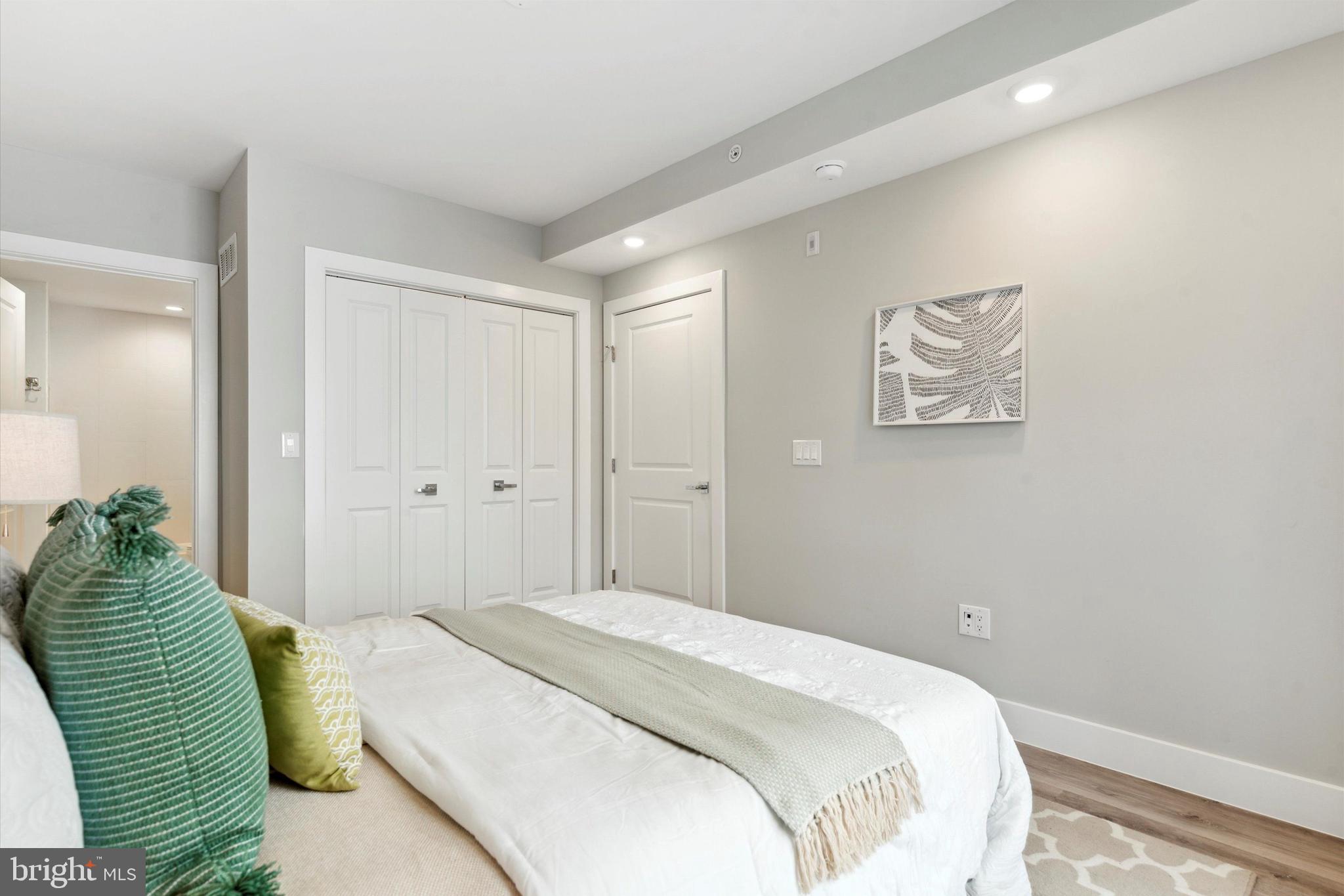 OLDE KENSINGTON - Residential Lease