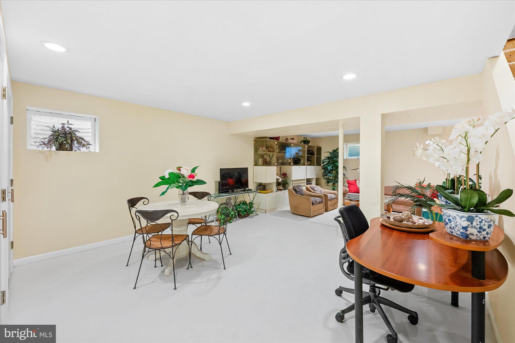 PINE KNOLLS - Residential