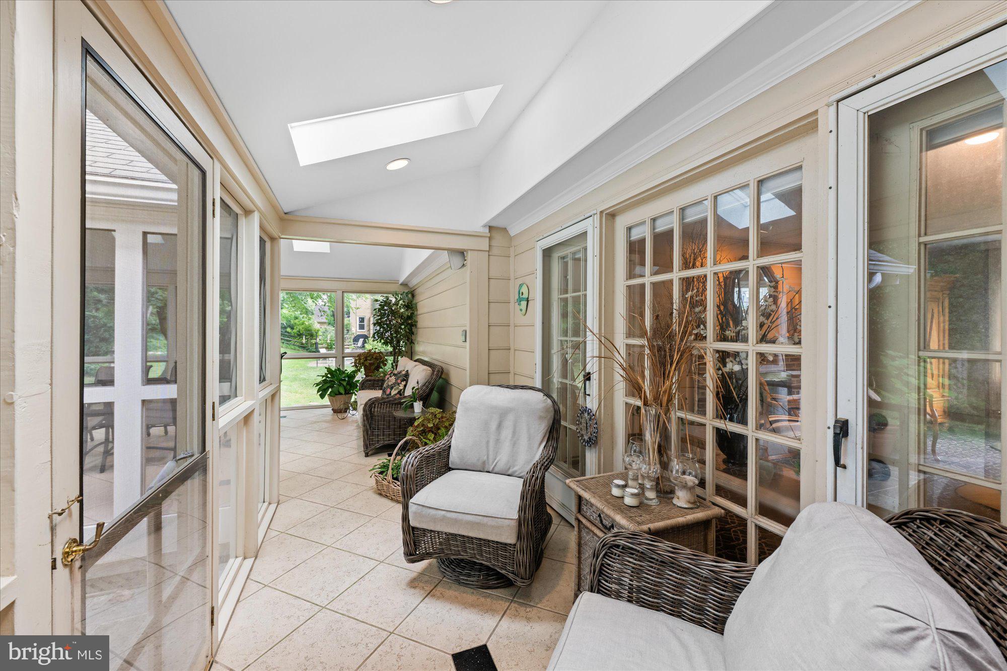 PINE KNOLLS - Residential