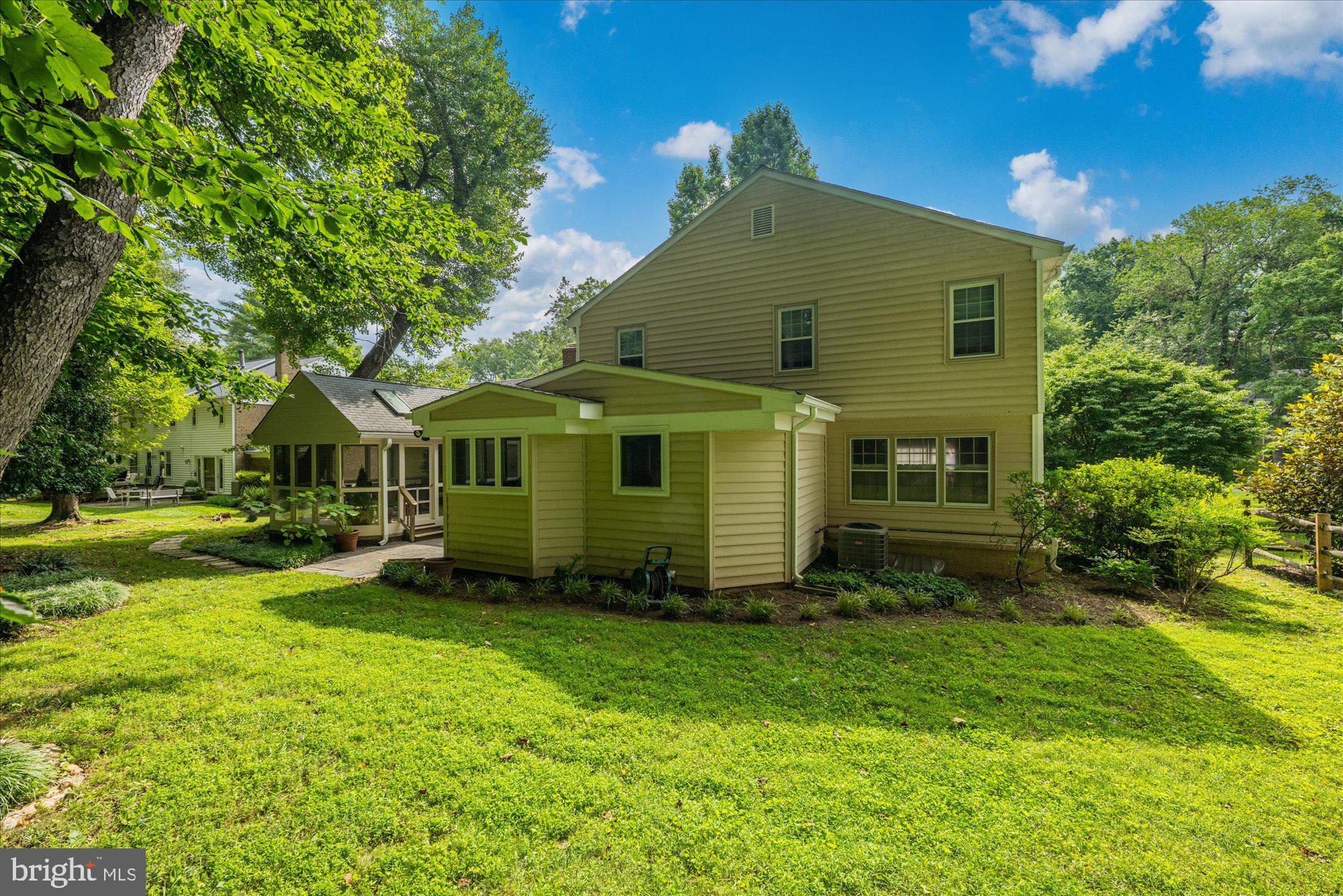 PINE KNOLLS - Residential