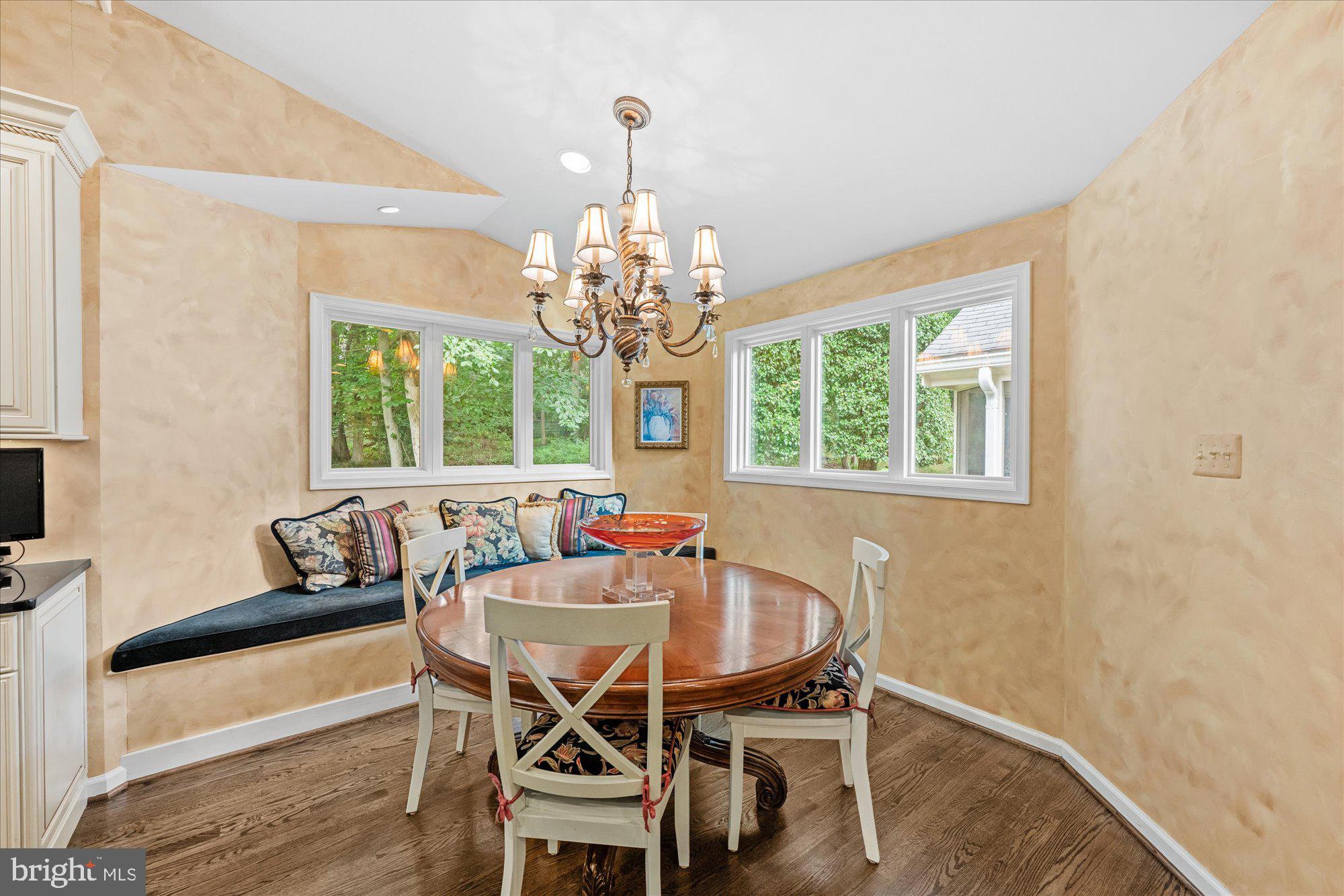 PINE KNOLLS - Residential