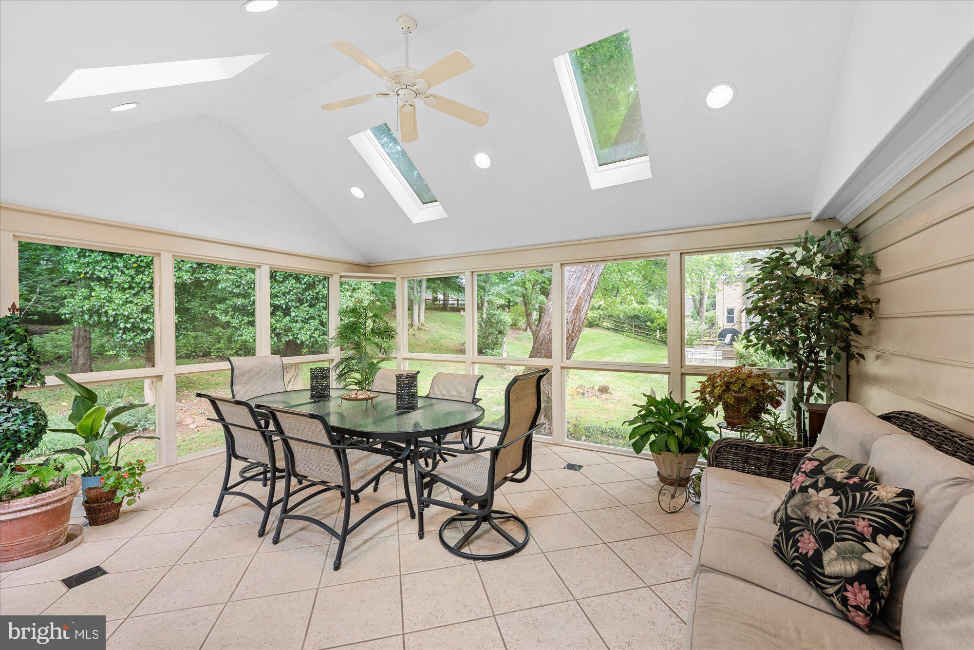 PINE KNOLLS - Residential