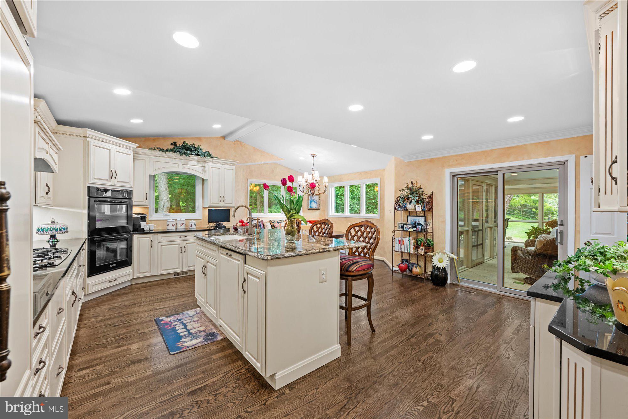 PINE KNOLLS - Residential