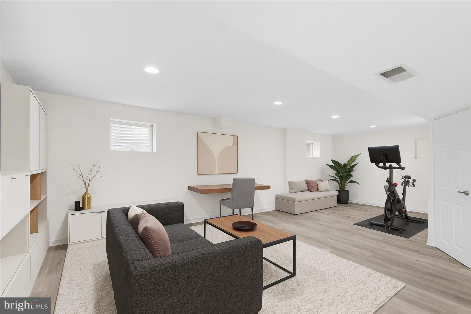 PINE KNOLLS - Residential