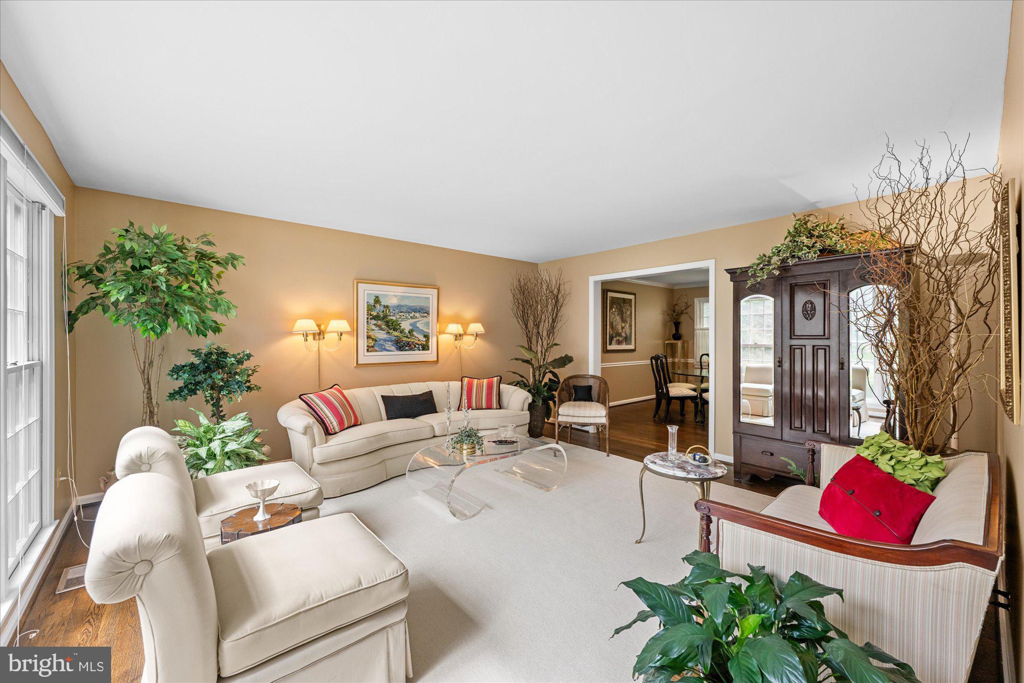 PINE KNOLLS - Residential