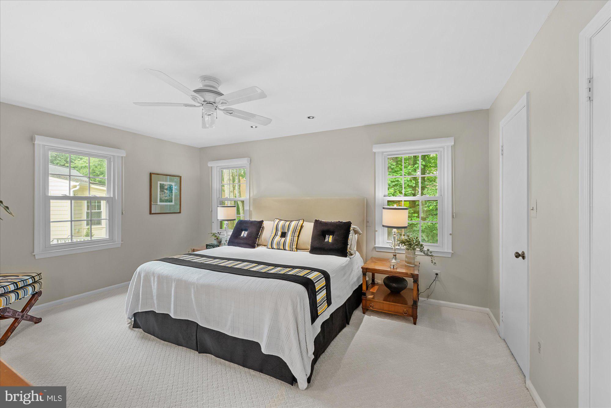 PINE KNOLLS - Residential