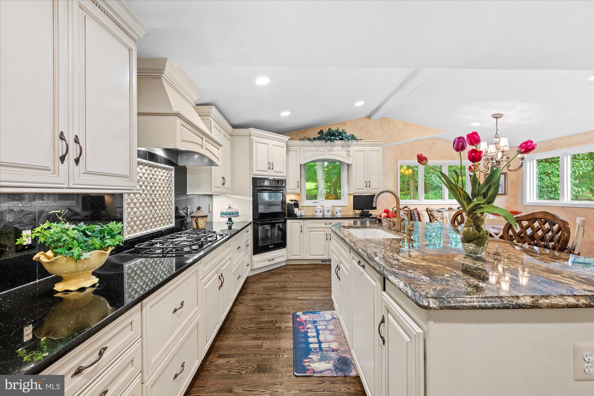 PINE KNOLLS - Residential