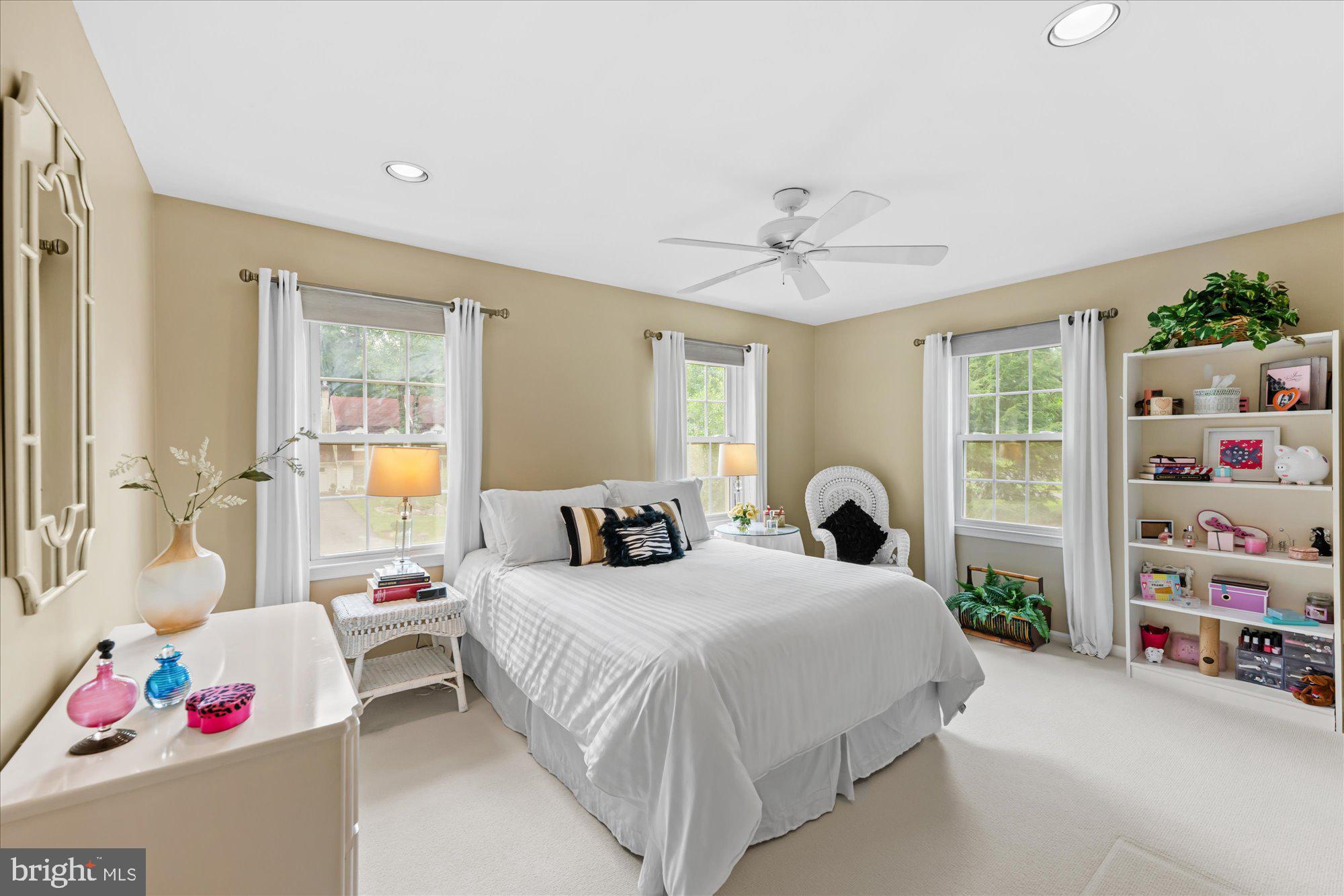 PINE KNOLLS - Residential