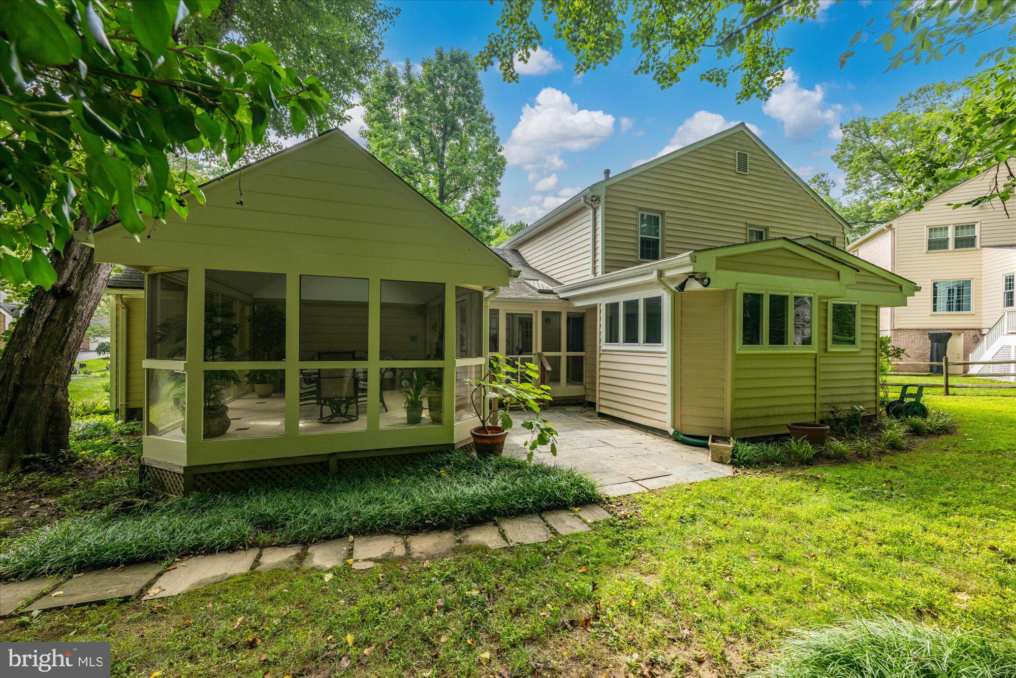 PINE KNOLLS - Residential