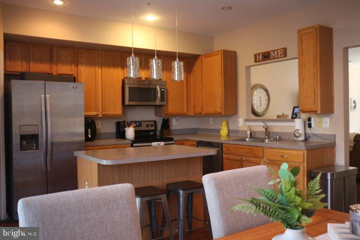 68 HARBOUR HEIGHTS DRIVE