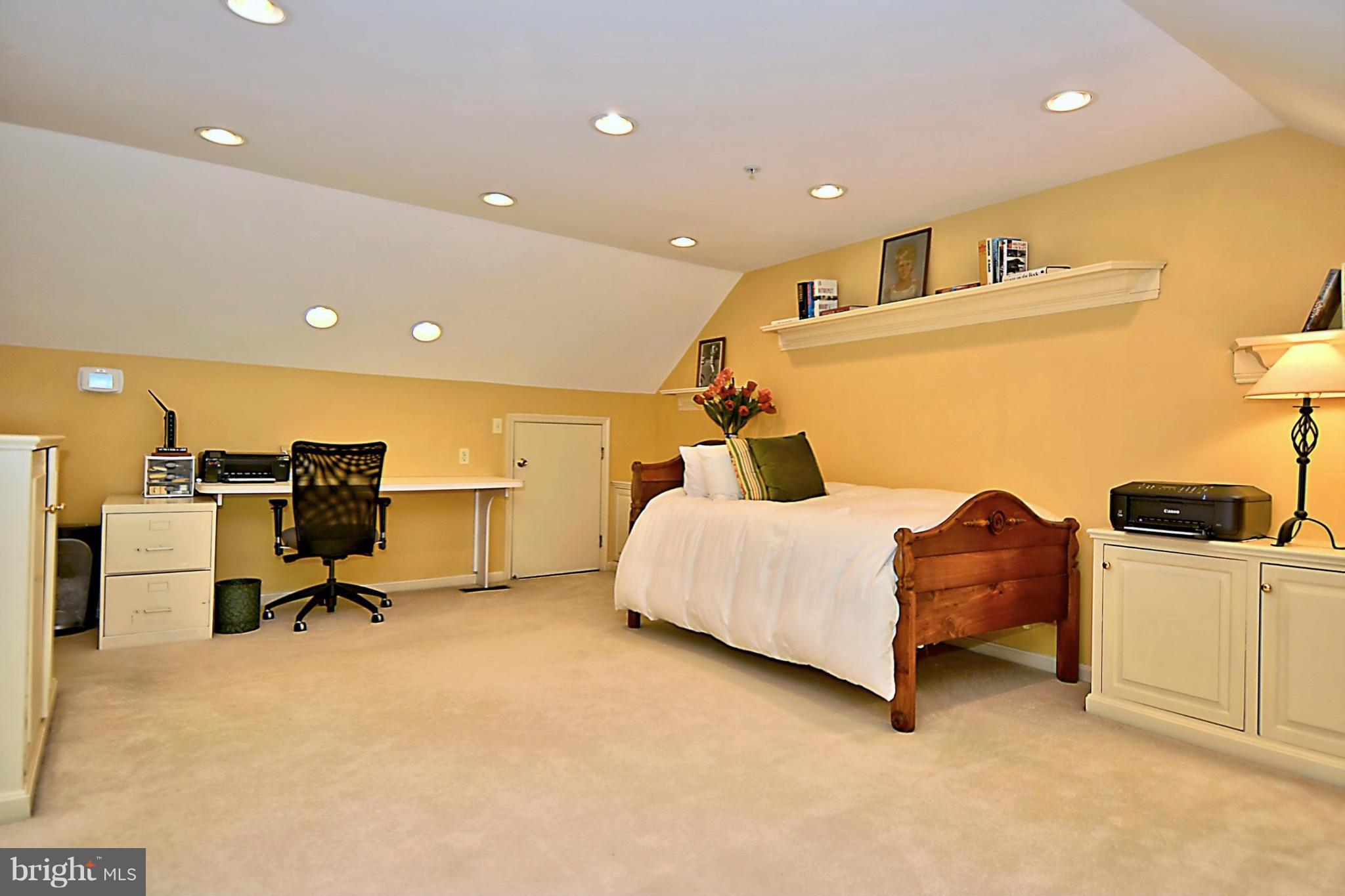 WATERS EDGE AT WOODS LANDING - Residential