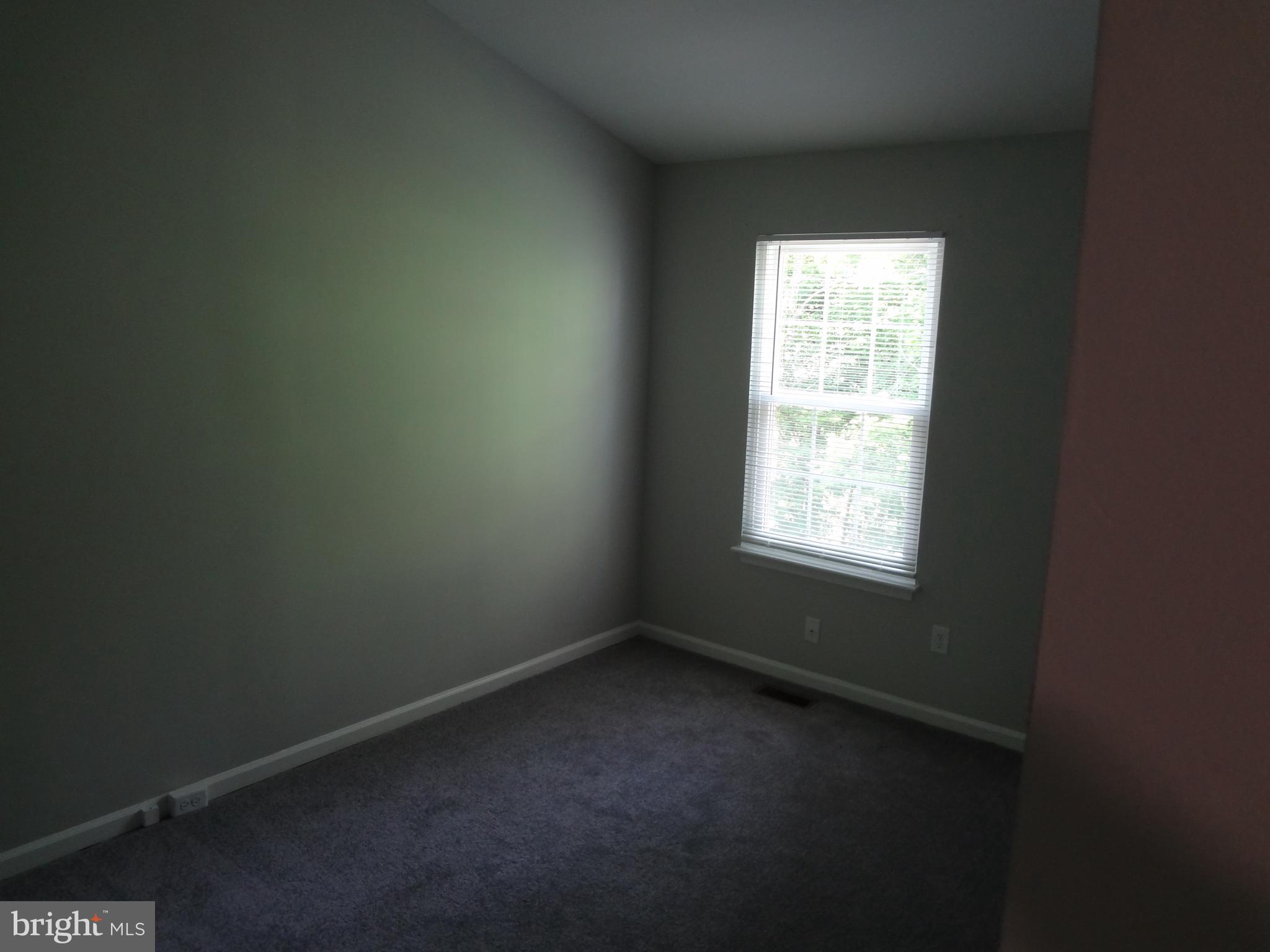 HAMPTON OAKS - Residential Lease