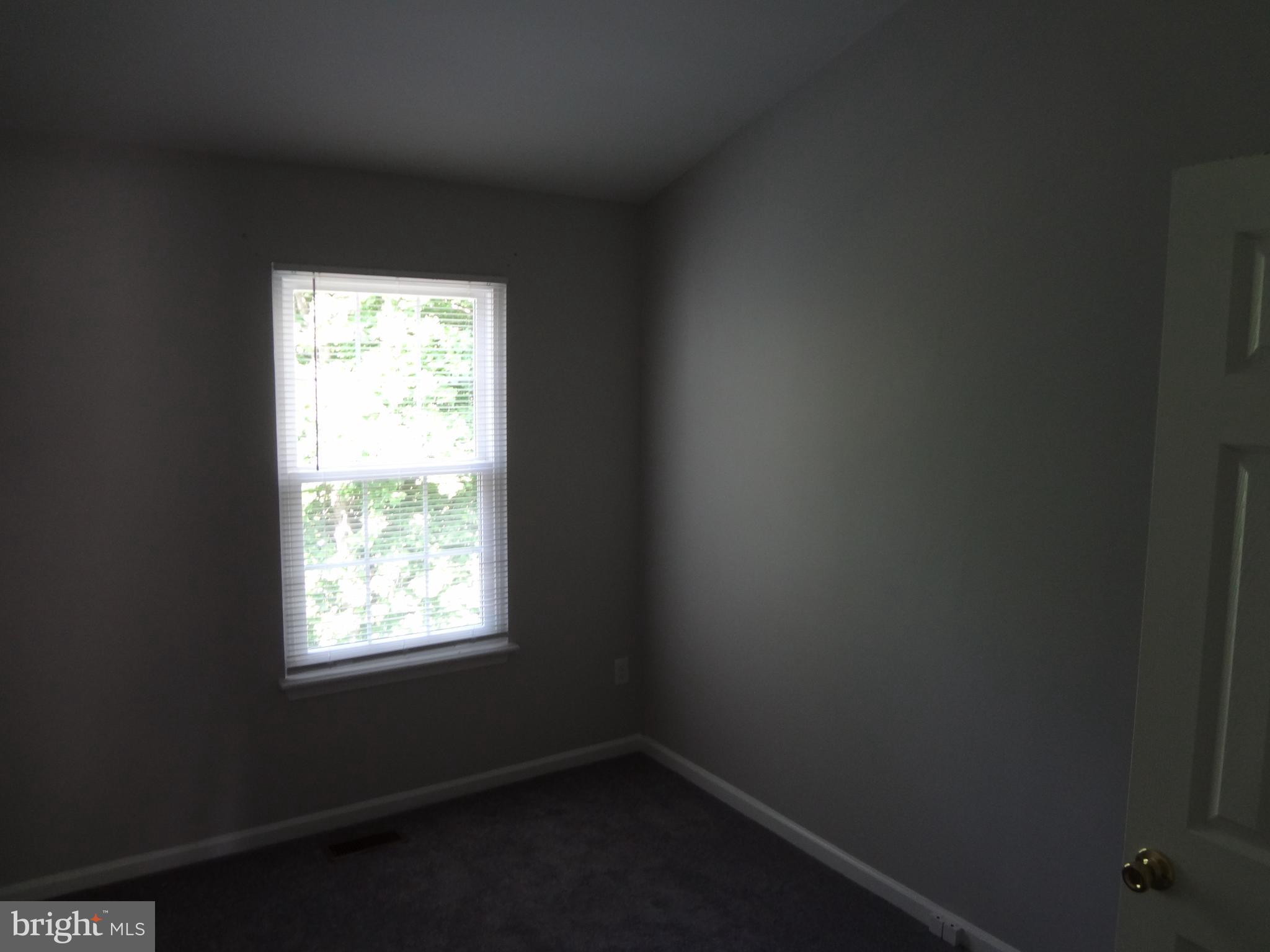 HAMPTON OAKS - Residential Lease