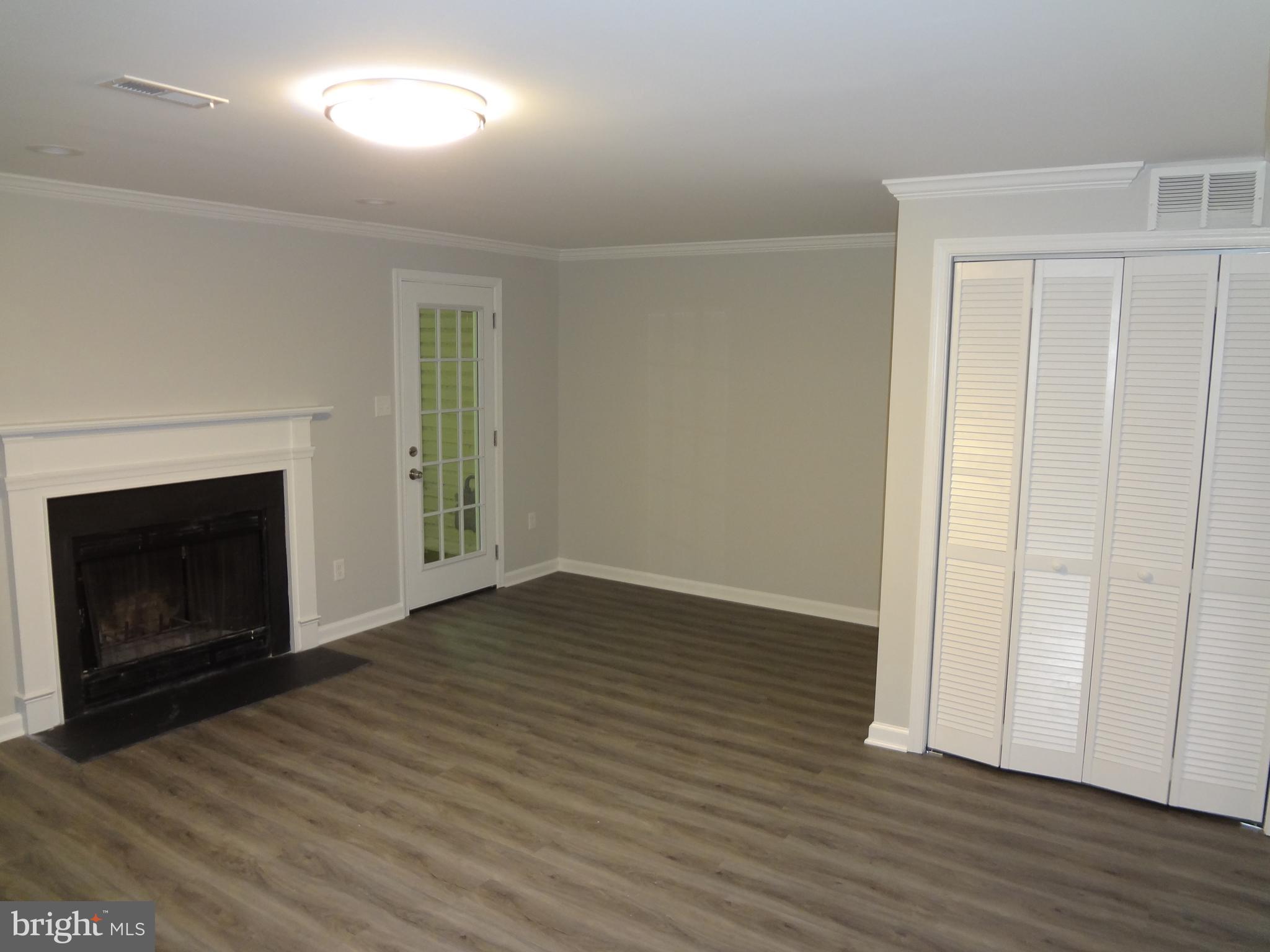 HAMPTON OAKS - Residential Lease