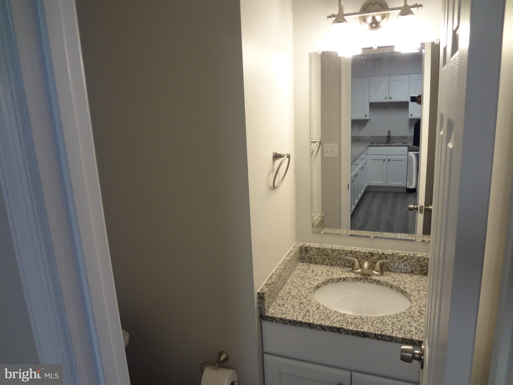 HAMPTON OAKS - Residential Lease