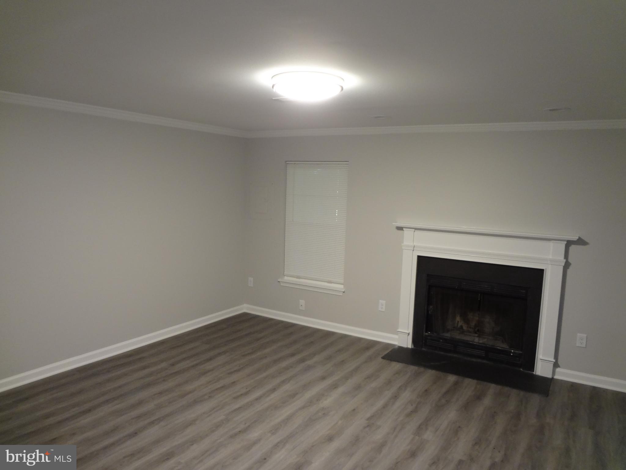 HAMPTON OAKS - Residential Lease