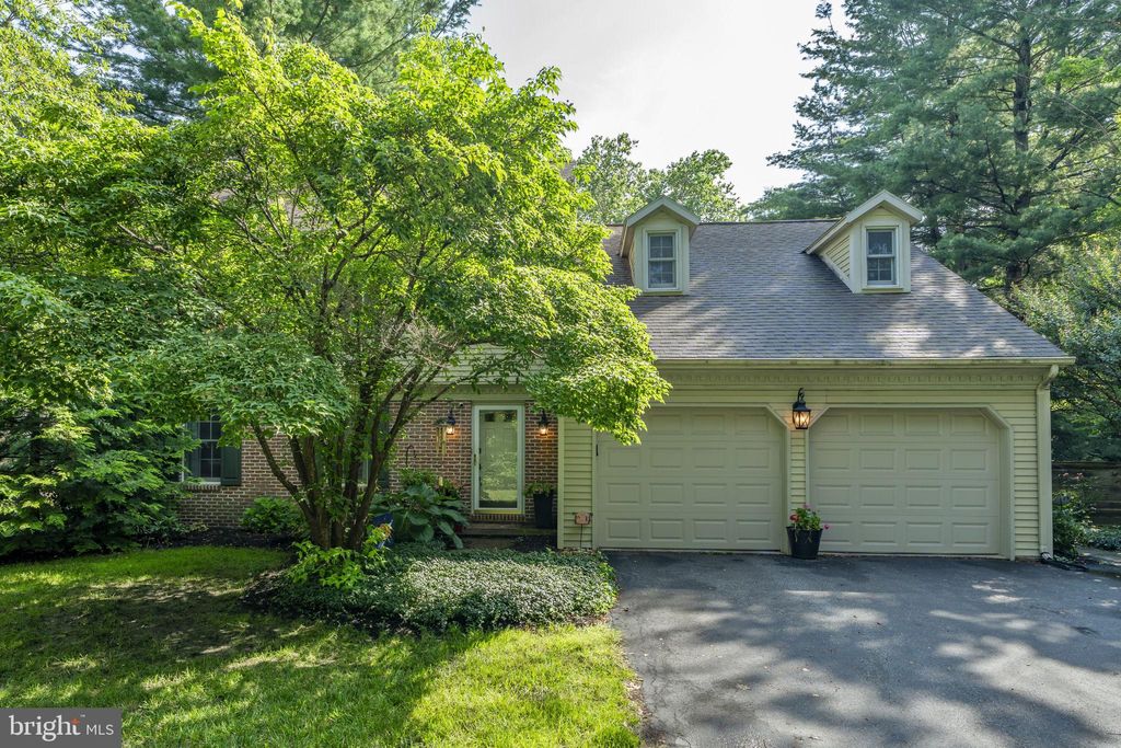 Photo of 109 Bentley Lane, LANCASTER, PA 17603 (MLS # PALA2073252)