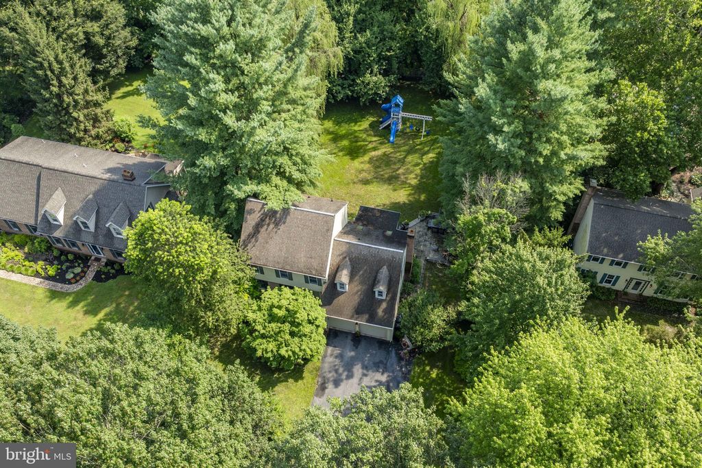 Photo of 109 Bentley Lane, LANCASTER, PA 17603 (MLS # PALA2073252)