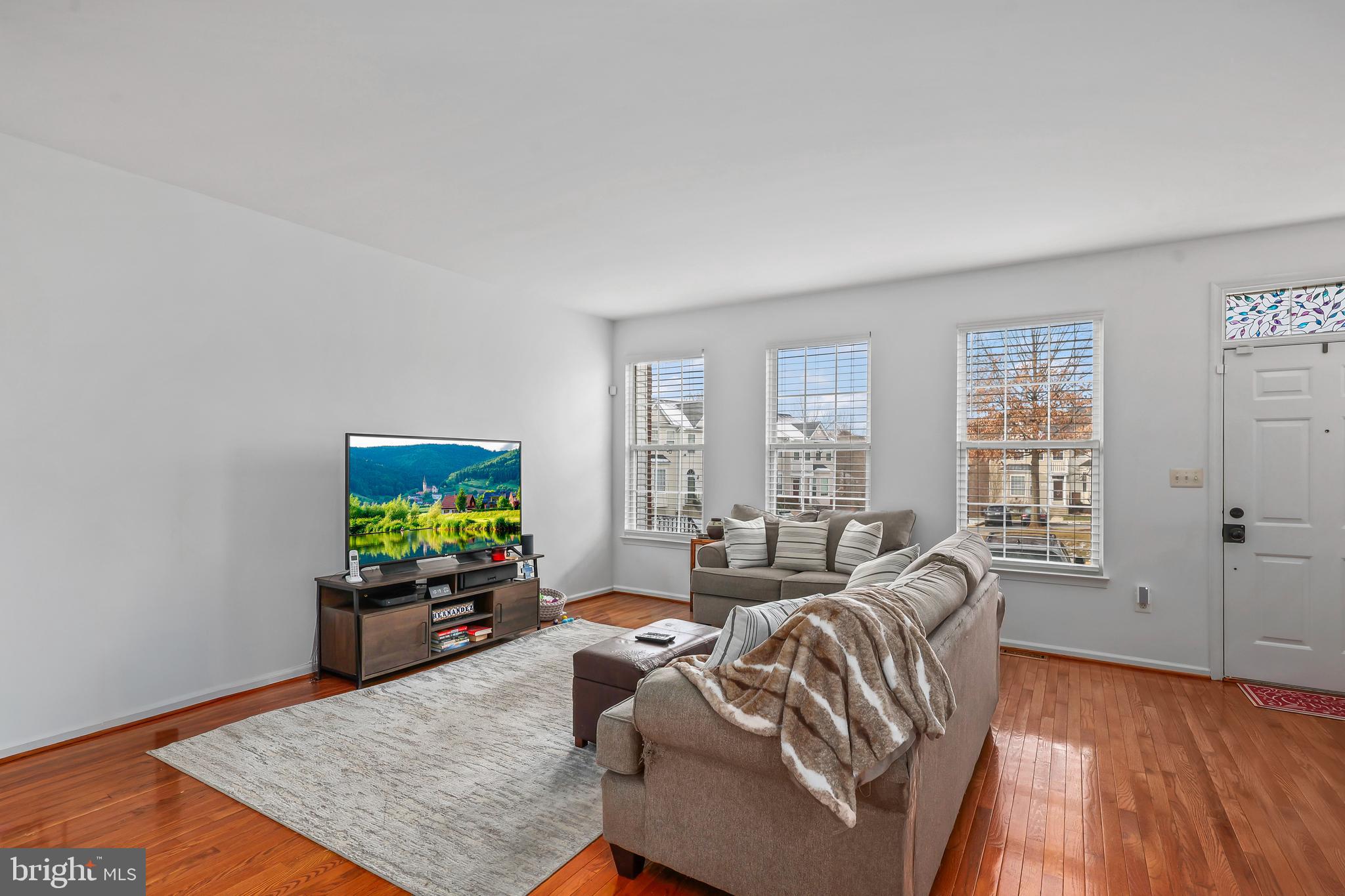 6428 WARREN POINT COURT