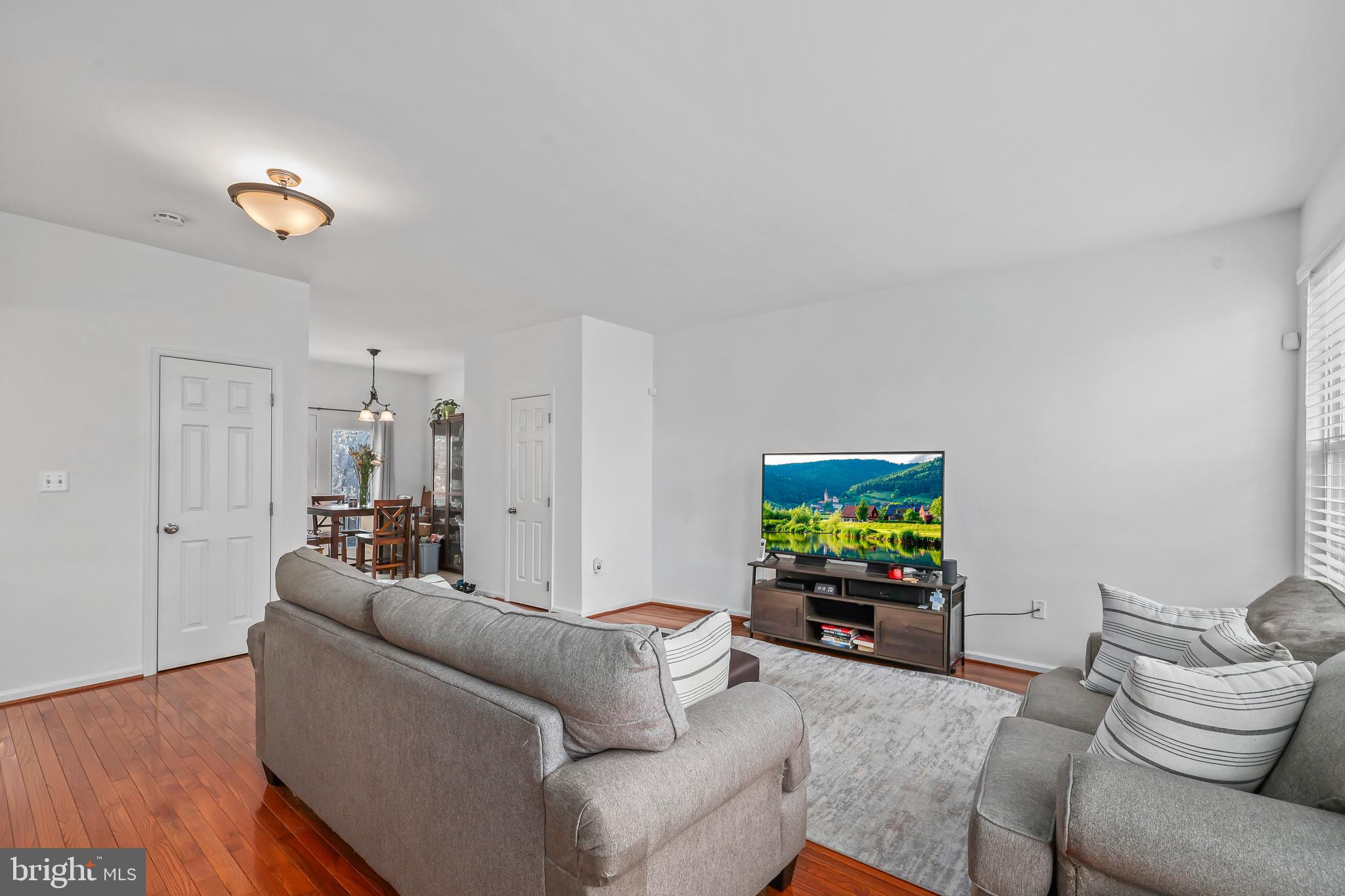 6428 WARREN POINT COURT