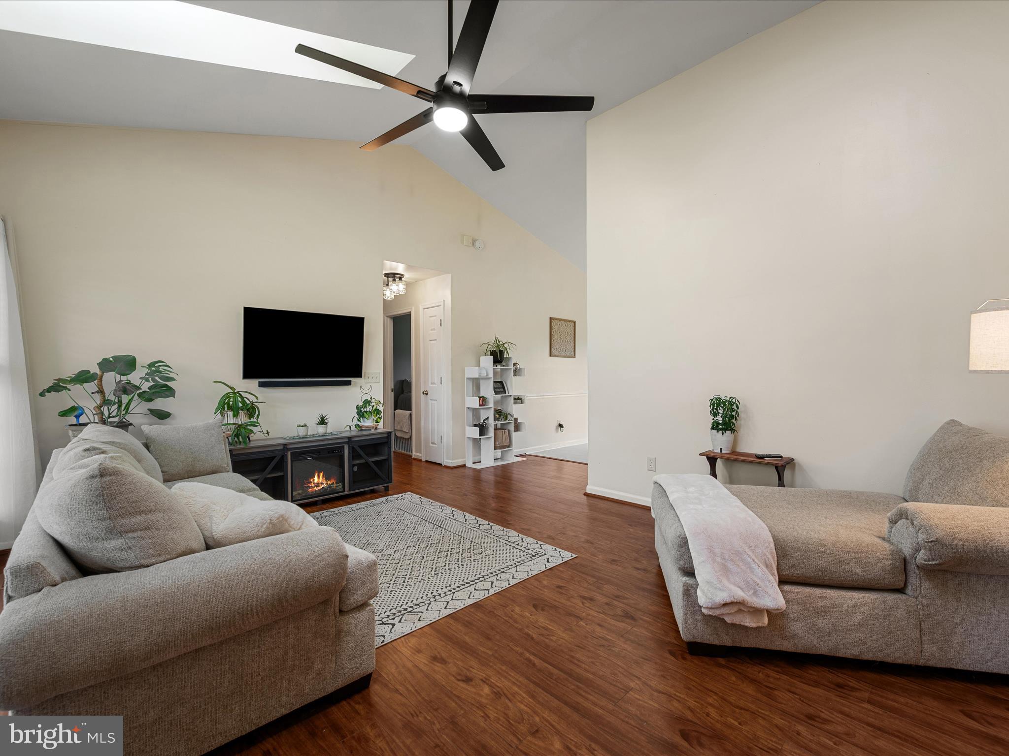 27 YARDLEY COURT