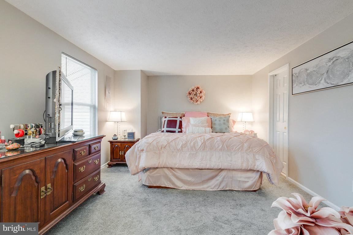 POHICK VILLAGE - Residential