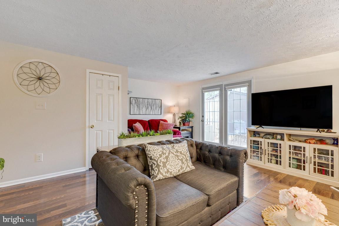 POHICK VILLAGE - Residential