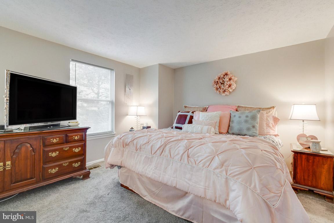 POHICK VILLAGE - Residential