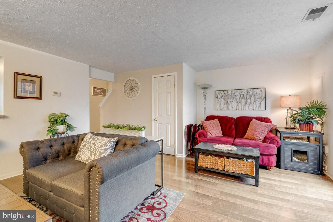 POHICK VILLAGE - Residential