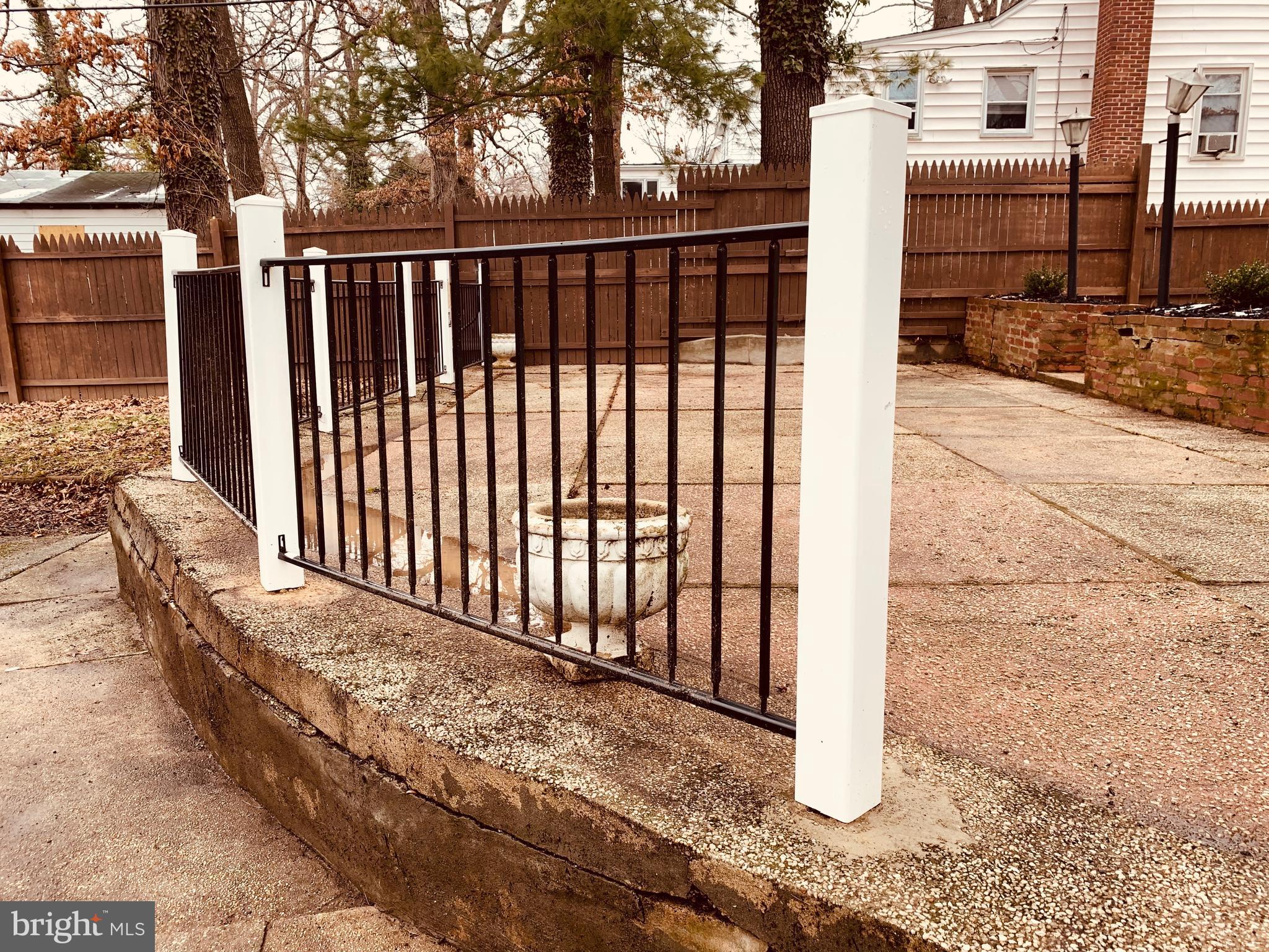 WINSTON GOVANS - Residential