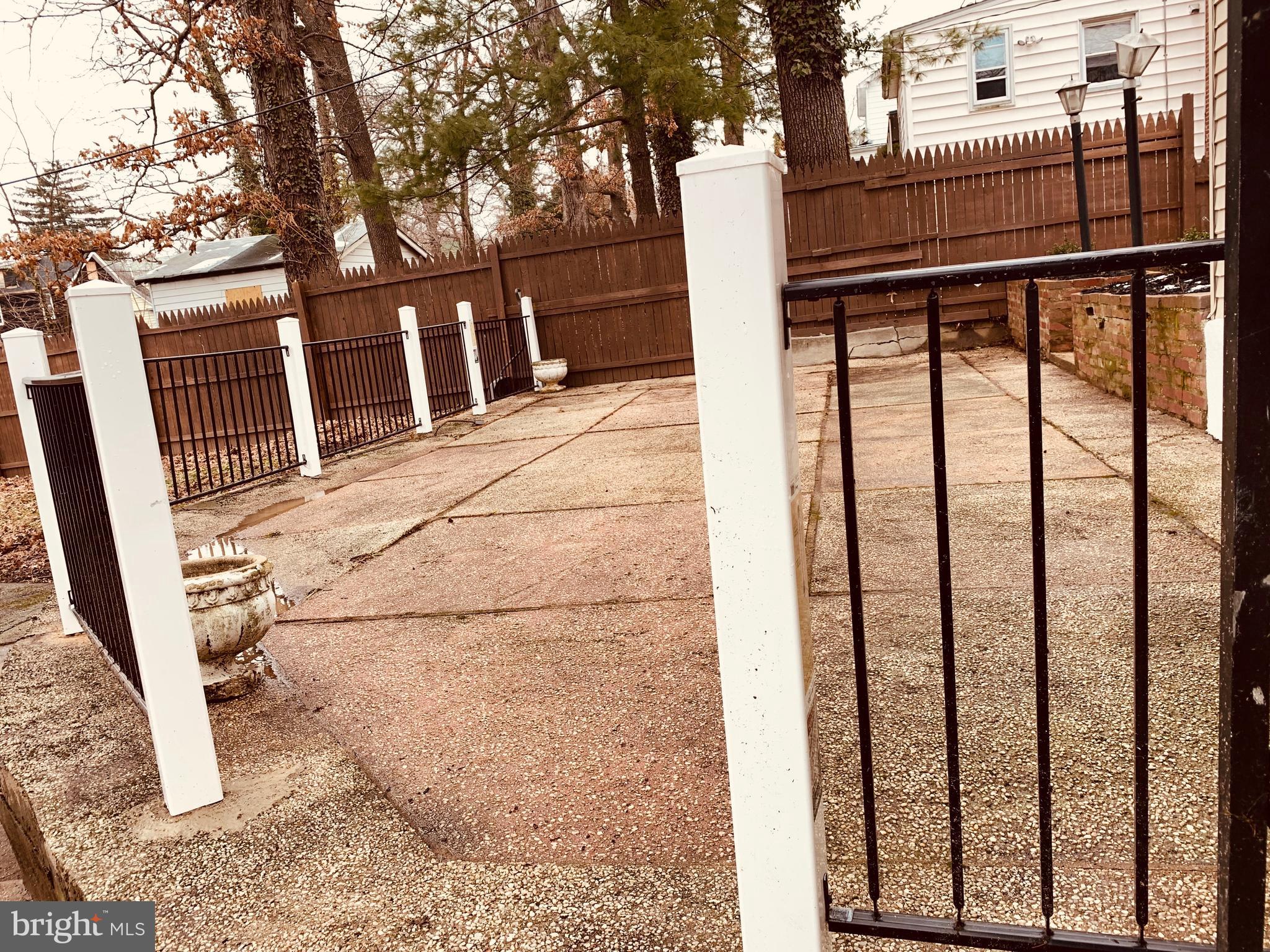 WINSTON GOVANS - Residential