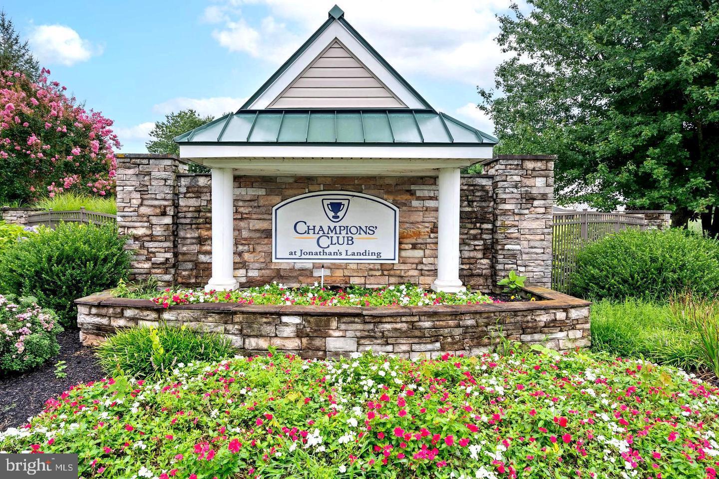 CHAMPIONS CLUB - Residential