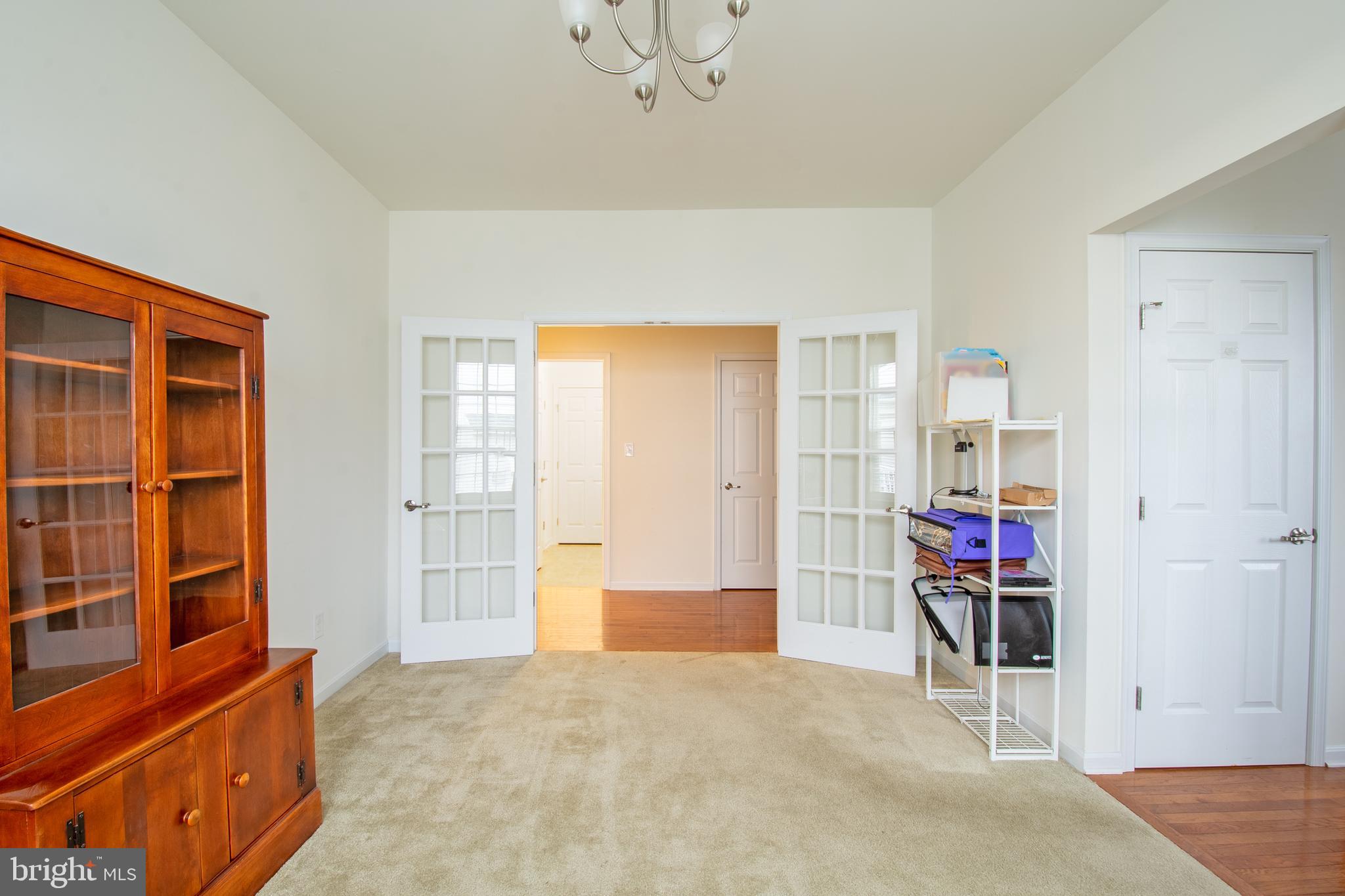 CHAMPIONS CLUB - Residential