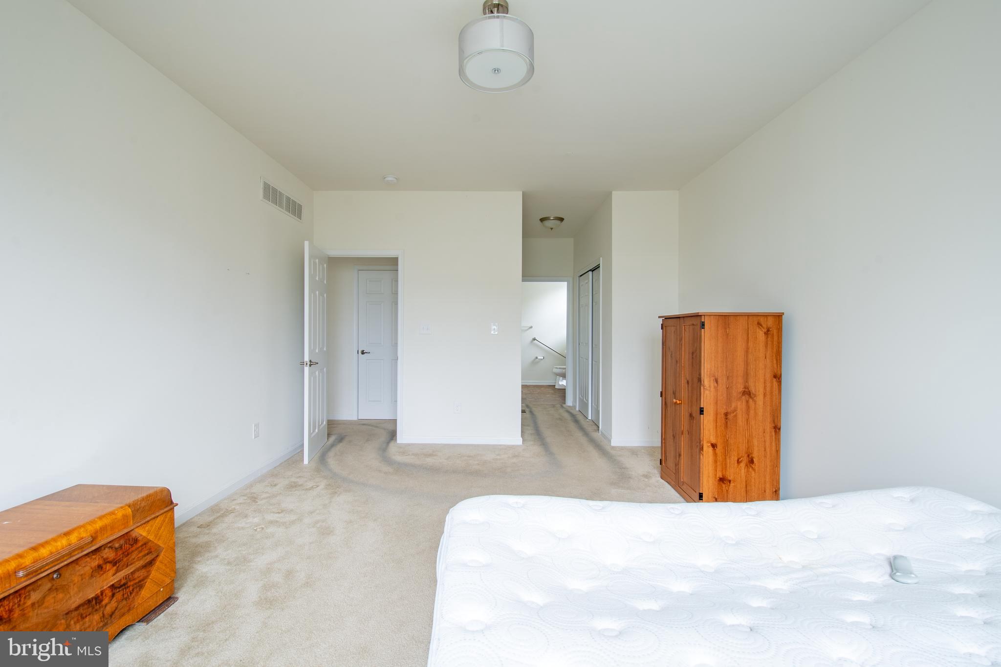 CHAMPIONS CLUB - Residential