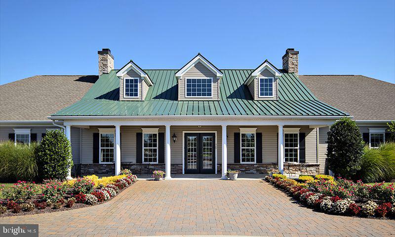 CHAMPIONS CLUB - Residential