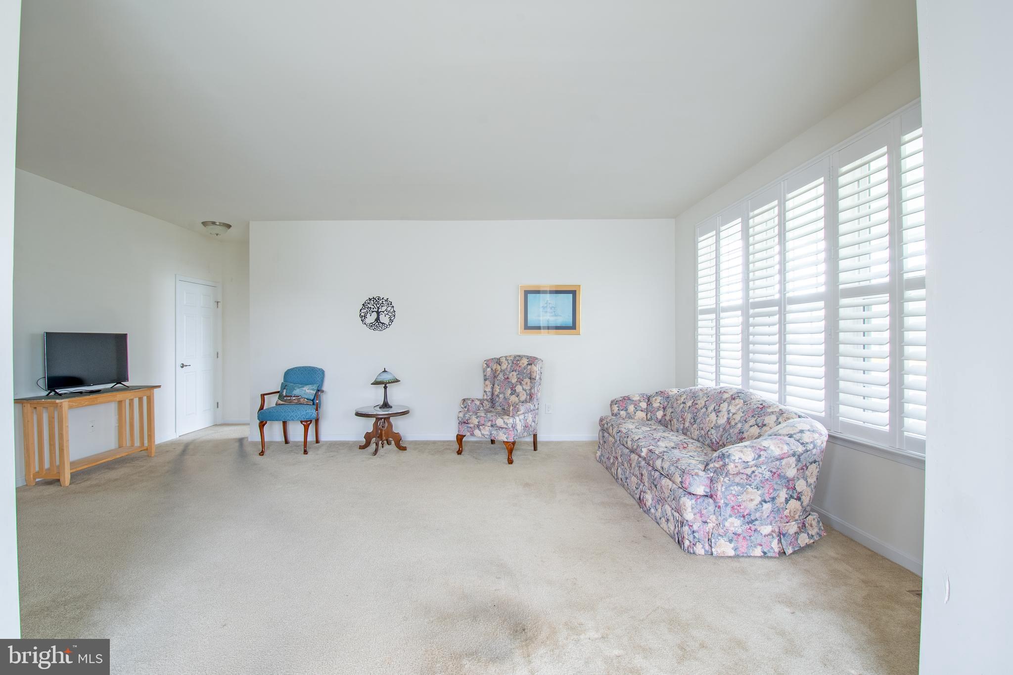 CHAMPIONS CLUB - Residential