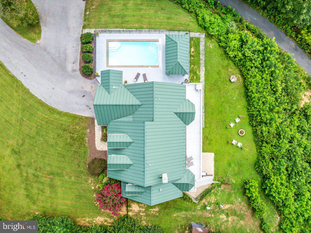 400 DEER RUN CIRCLE
