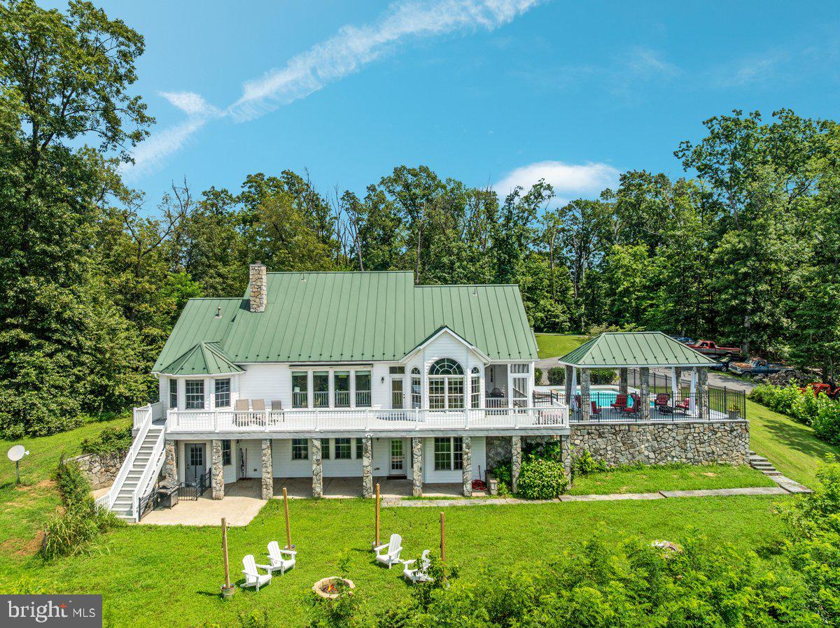 400 DEER RUN CIRCLE