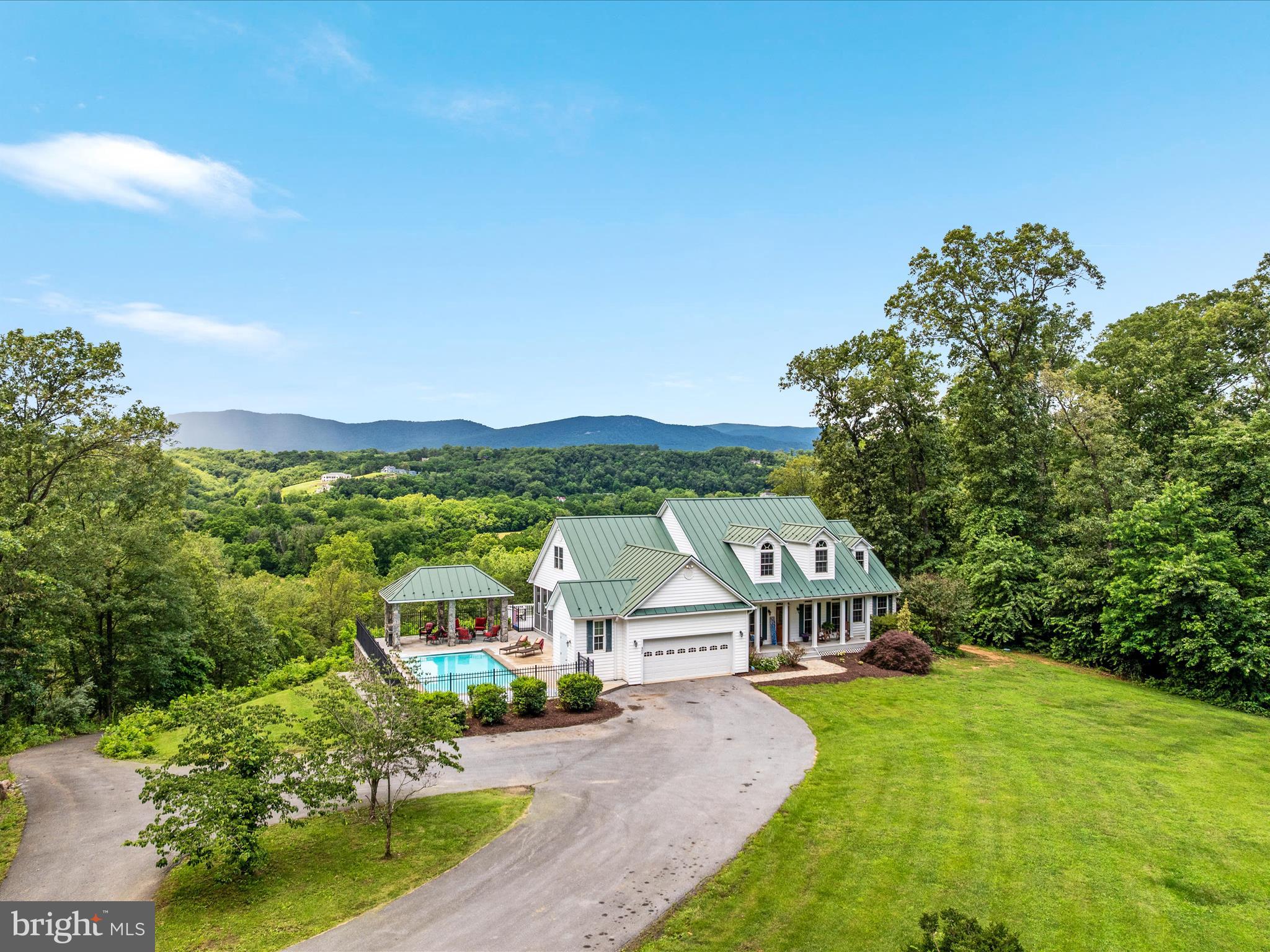 400 DEER RUN CIRCLE