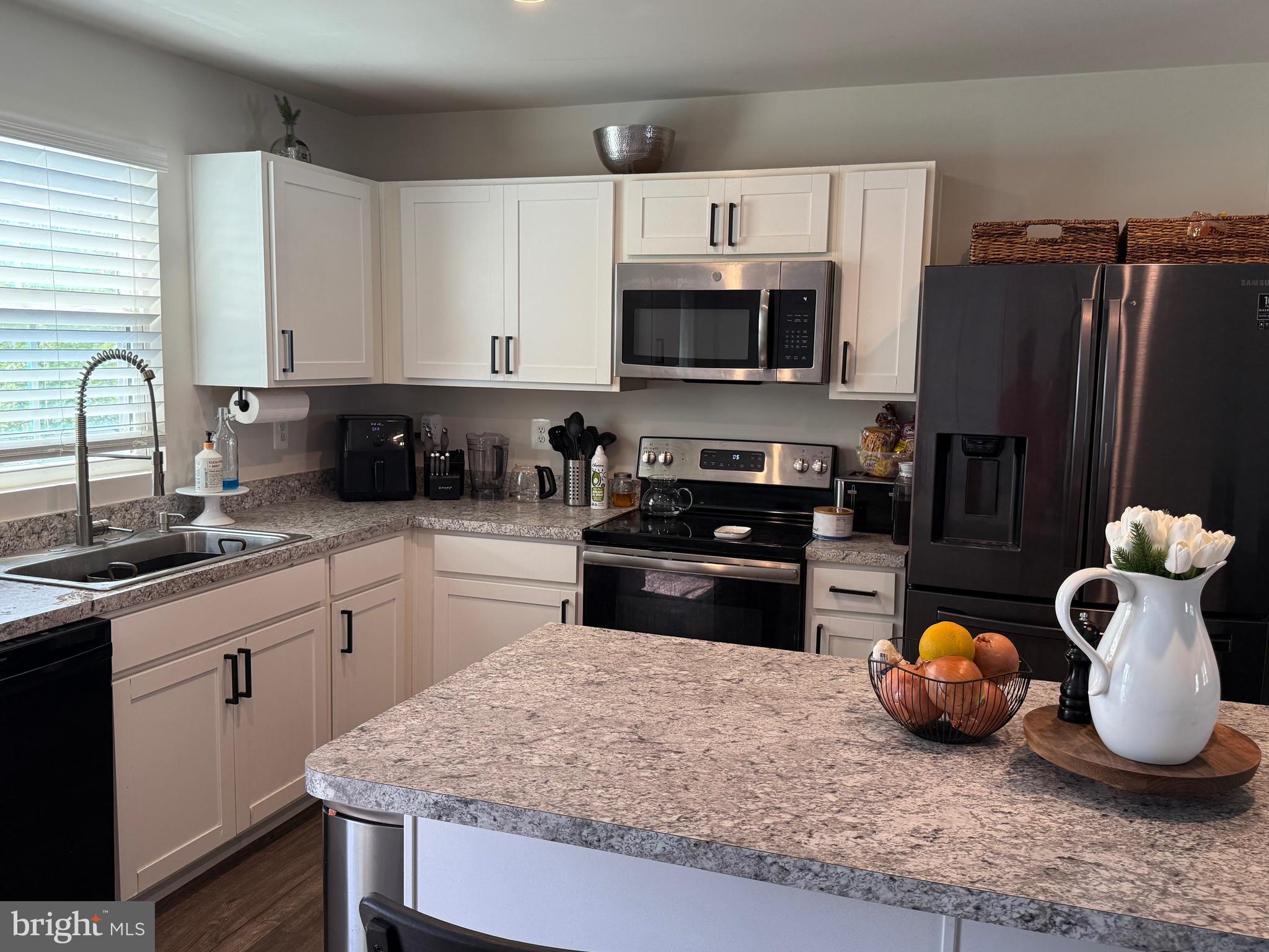 108 SHININGFIELD COURT