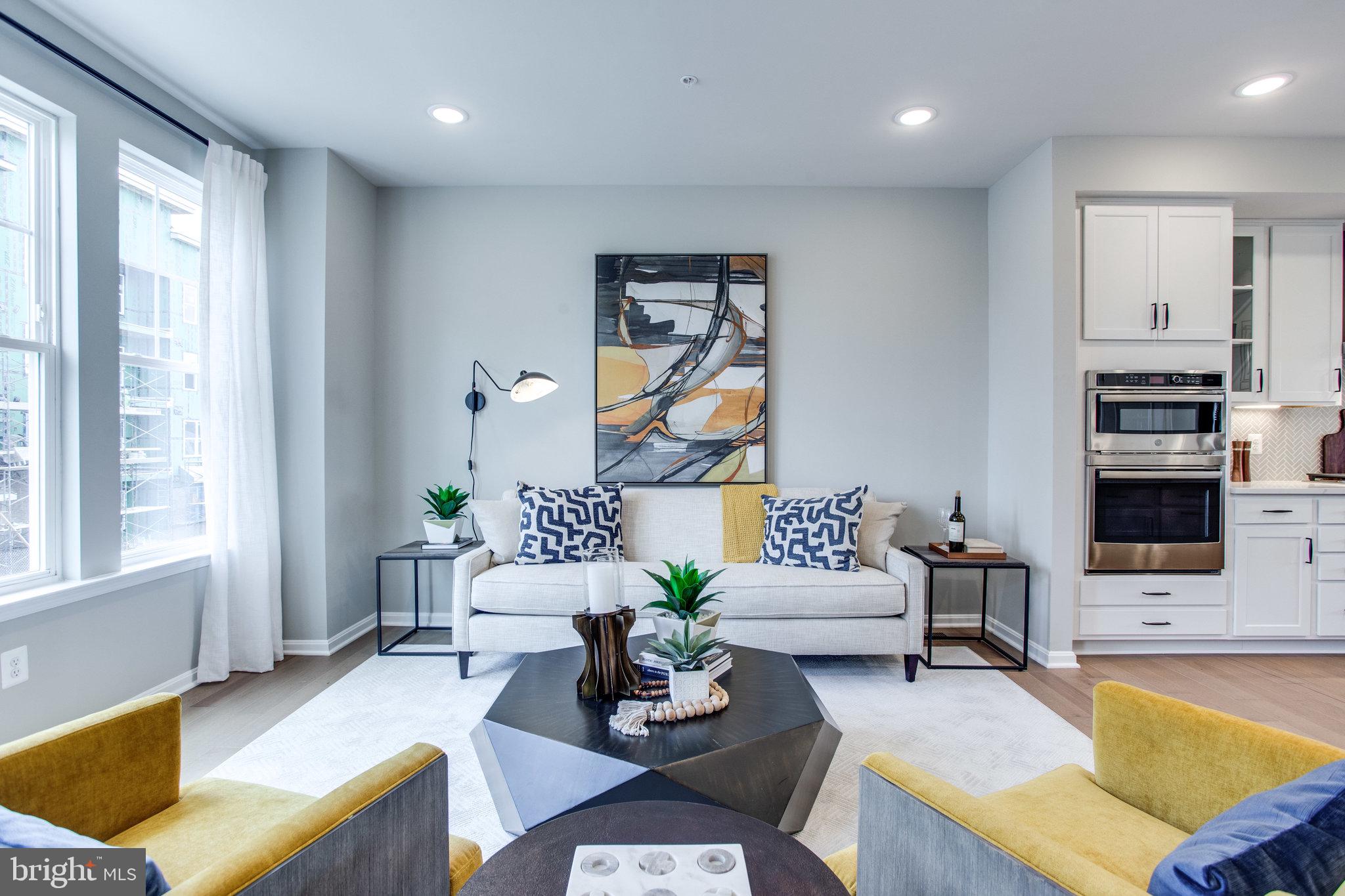 TOWNS AT MARKET COMMONS - Residential