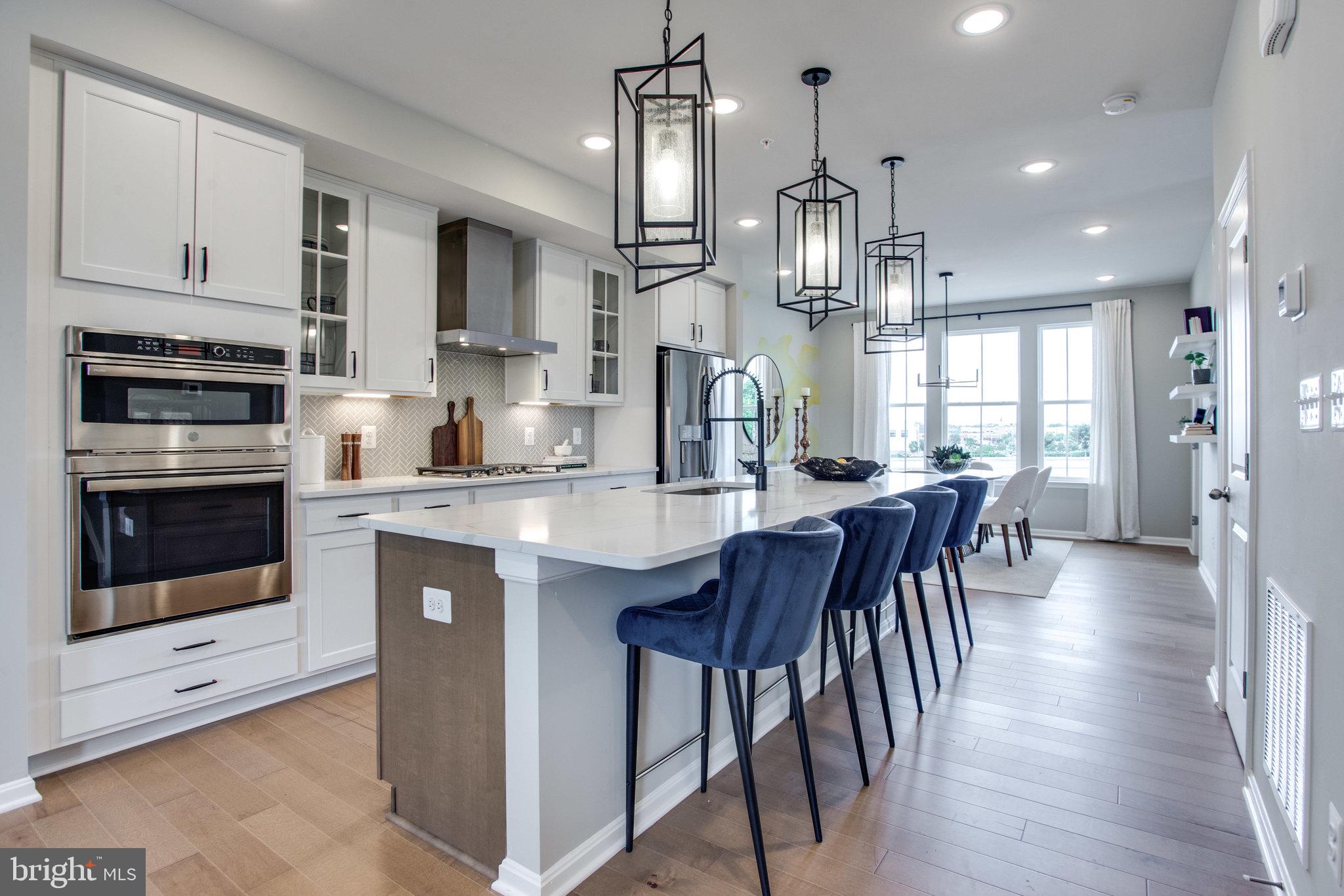 TOWNS AT MARKET COMMONS - Residential