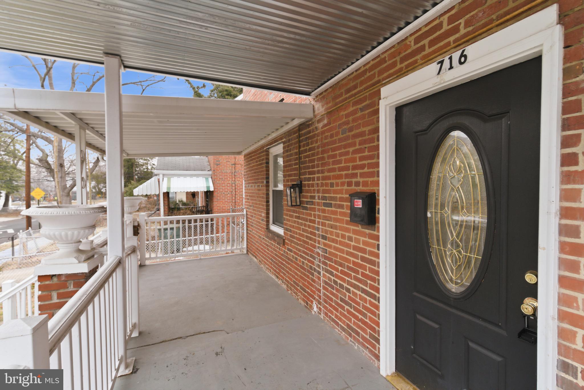 716 CROISSANT PLACE SE