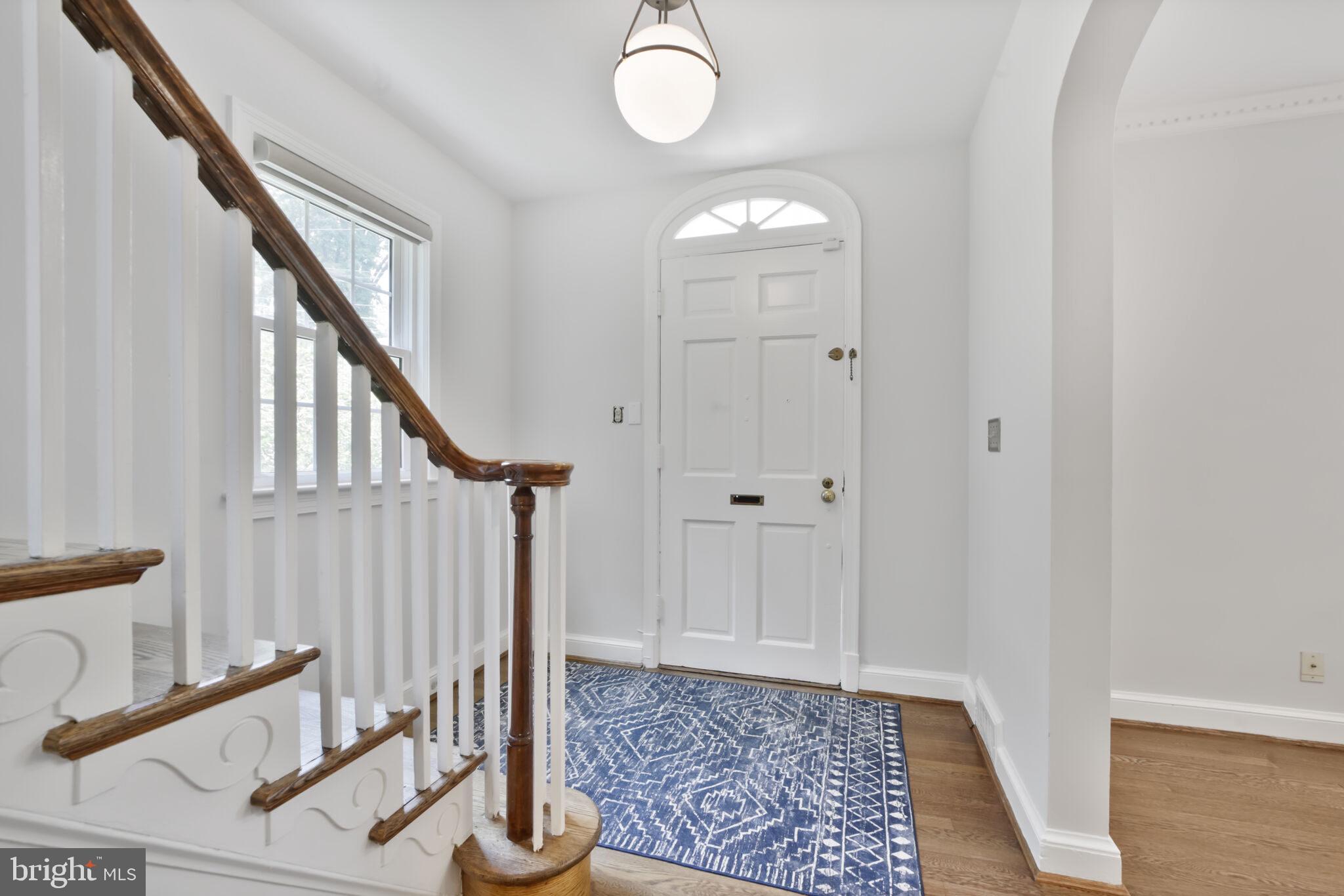 1512 LIVE OAK DRIVE