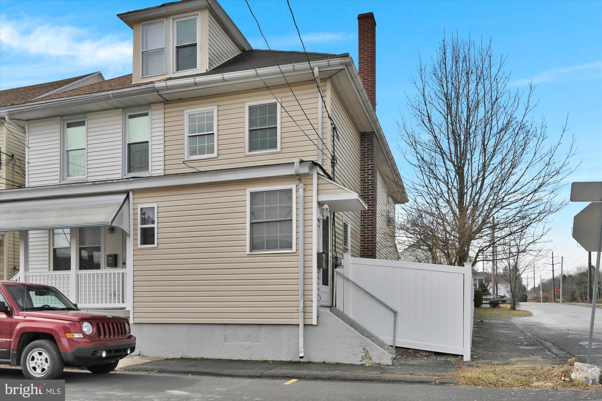 FRACKVILLE - Residential