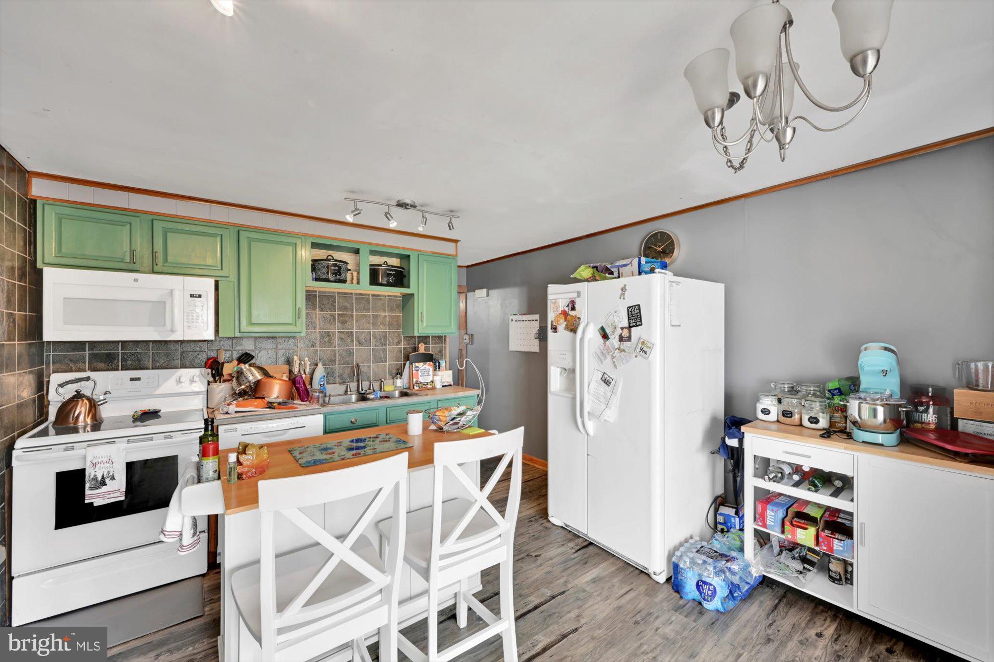 FRACKVILLE - Residential